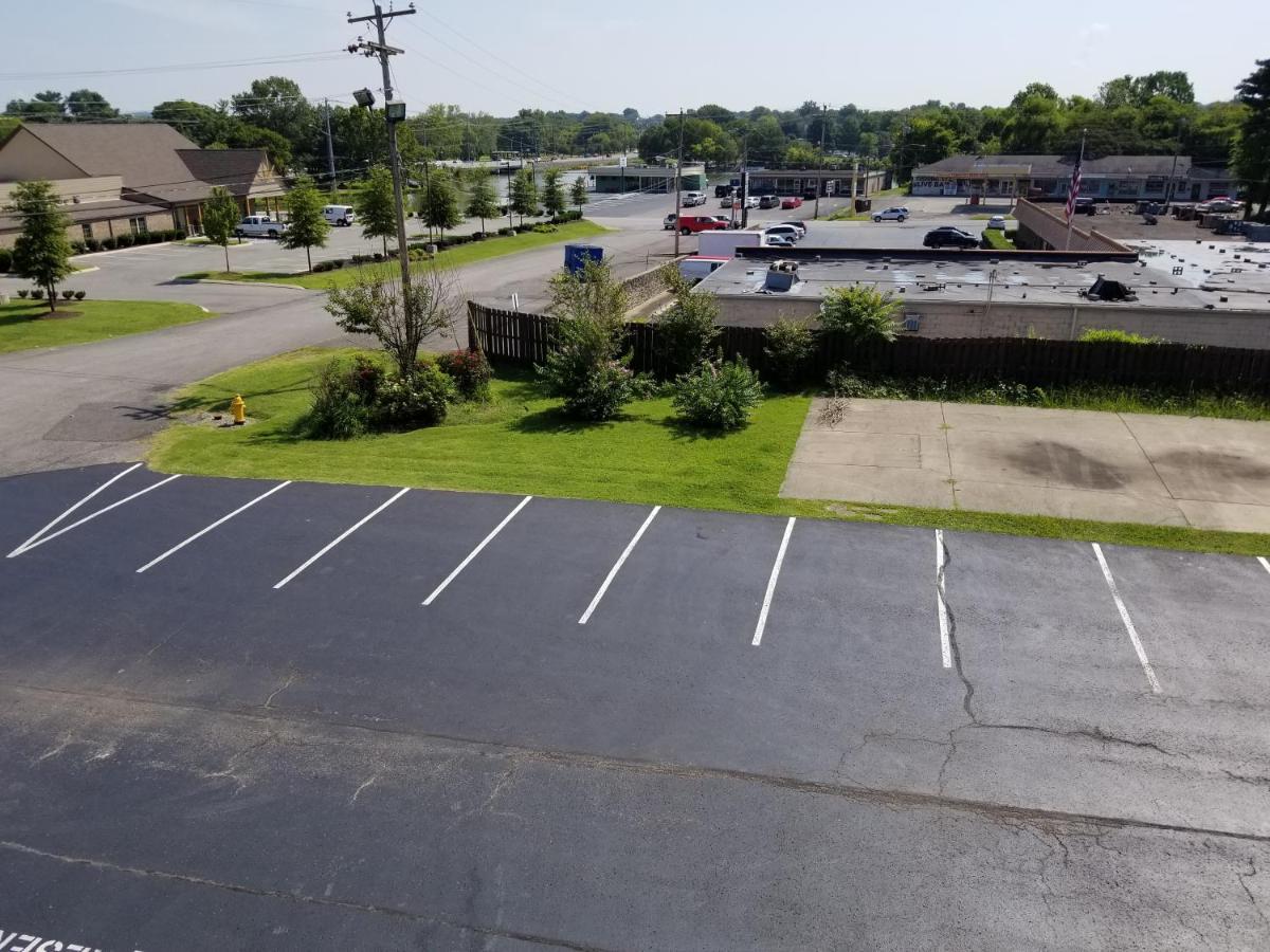 Drakes Creek Inn - Formerly The Relax Inn Hendersonville Exterior foto