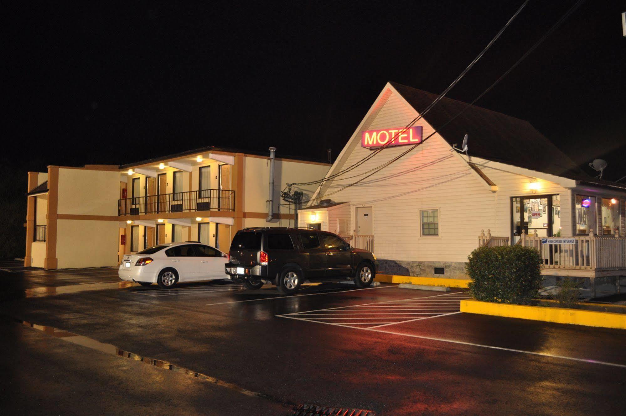 Drakes Creek Inn - Formerly The Relax Inn Hendersonville Exterior foto